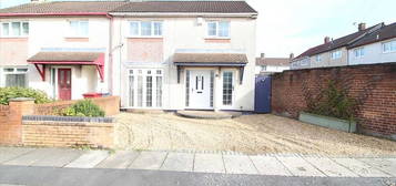 3 bed semi-detached house for sale