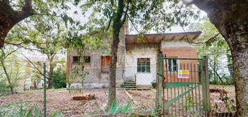 CASA INDIPENDENTE IMMERSA NEL VERDE A GUIGLIA