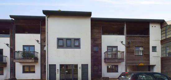 Flat to rent in Endeavour Court, Stoke, Plymouth PL1