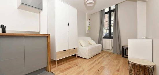 Studio meublé  à louer, 1 pièce, 16 m², Étage 0/2