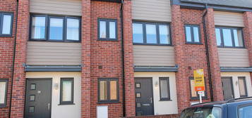 Town house for sale in Wharncliffe Road, Loughborough LE11