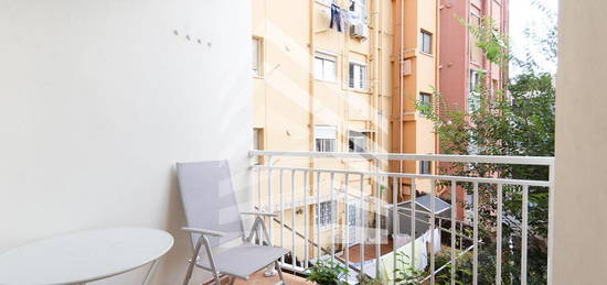 Piso en venta en De Madrid, Sants-Badal