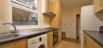 4 bedroom terraced house to rent