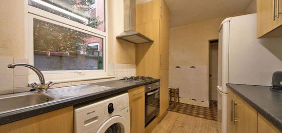 4 bedroom terraced house to rent