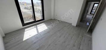 HAN'DAN BADEMALANINDA YOLA CEPHE YERDEN ISITMALI LUX 2+1 DAİRE