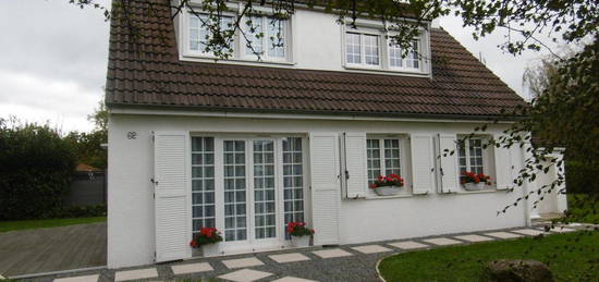 PARTICULIER vend agréable PAVILLON indépendant MAISON VILLA de 132 m2 avec GARAGE et JARDIN paysager de 770 m2 sans vis à vis