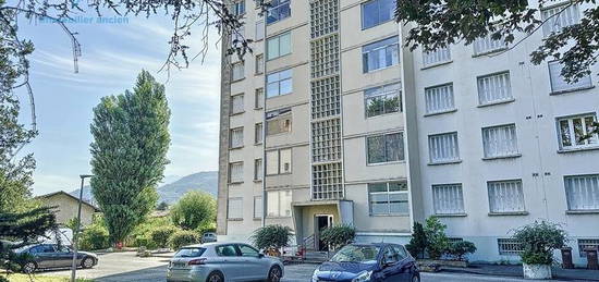 Dpt Isère (38), à vendre SMH limite EYBENS appartement 4 Pièces avec balcons