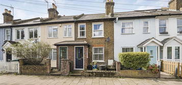 Cottage for sale in Marsh Farm Road, Twickenham TW2