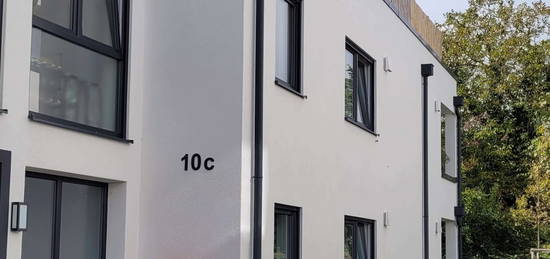 Moderne 4 Zimmer Neubau-Wohnung mit großer Terrasse in bester Lage von Frankenthal (Pfalz)