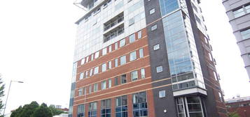 Flat to rent in Princess Street, Manchester M1