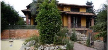 Villa all'asta in  Delle Rose, 7