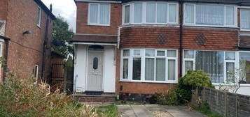 3 bedroom semi-detached house to rent