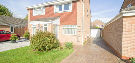 2 bedroom semi-detached house for sale