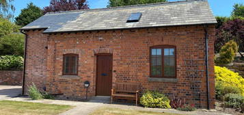 1 bedroom detached house