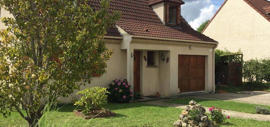 Jolie Maison dans résidence calme sur un très beau terrain exposé plein sud