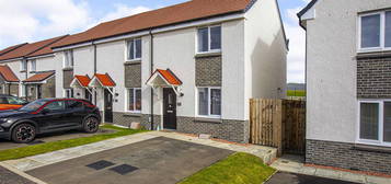 2 bed semi-detached house for sale