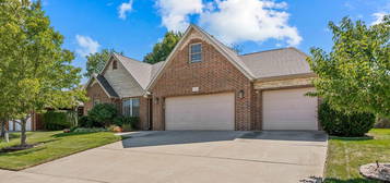 888 W Chestnut Bend Cir, Nixa, MO 65714