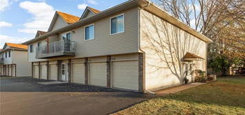 726 Parkside Dr Unit 726F, Vadnais Heights, MN 55127