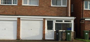 3 bed semi-detached house to rent