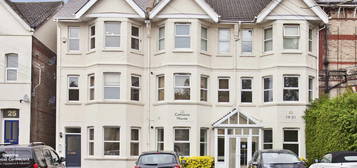 Flat to rent in R L Stevenson Avenue, Westbourne, Bournemouth BH4