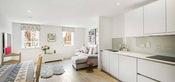 Flat for sale in Gaumont Place, London SW2