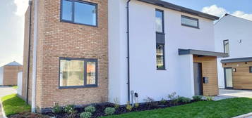 3 bedroom detached house to rent