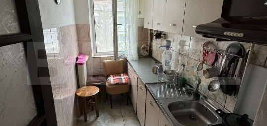 Apartament 2 camere, semidecomandat, zona Lama