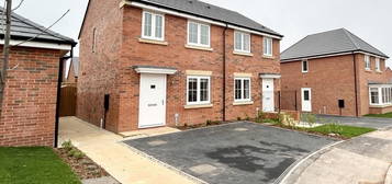 2 bedroom semi-detached house to rent