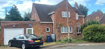 2 bedroom detached house