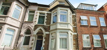 5 bed terraced house for sale