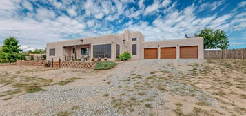 8 Paseo Patron, Santa Fe, NM 87506