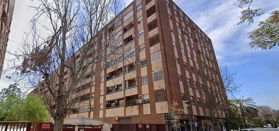 Piso en avenida De Les Tres Creus, Vara de Quart, Valencia