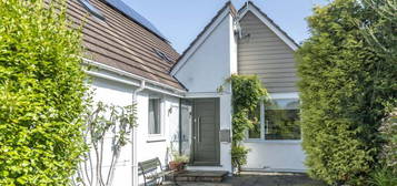 5 bed detached house to rent