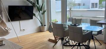Neuwertige Wohnung mit vier Zimmern sowie Balkon und Einbauküche in Heidelberg
