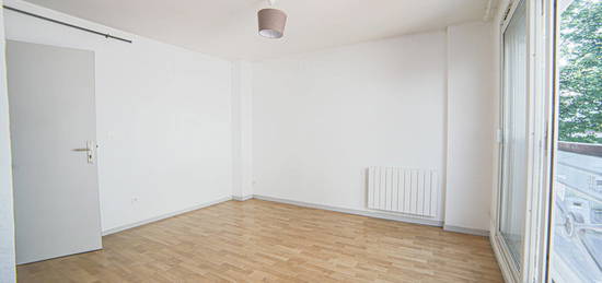 Studio  à louer, 1 pièce, 20 m², Étage 1/4