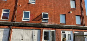 5 bedroom town house for sale