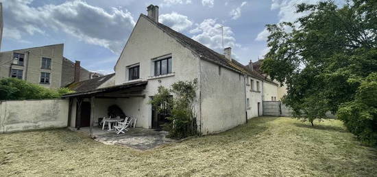 Dpt Yonne (89), à vendre BONNARD maison P7 de 162 m² - Terrain de 2 700 m²