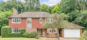 Detached house to rent in The Glade, West Byfleet KT14