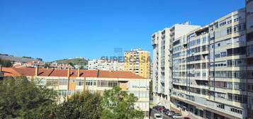 Apartamento T2 Alfornelos