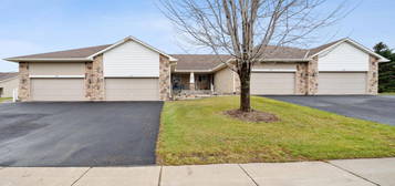 127 Stratford Way, Hudson, WI 54016