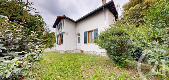 Vente maison 10 pièces 202 m²