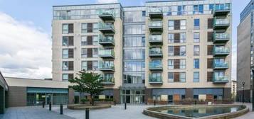 Flat to rent in K D Plaza, Cotterells, Hemel Hempstead, Hertfordshire HP1