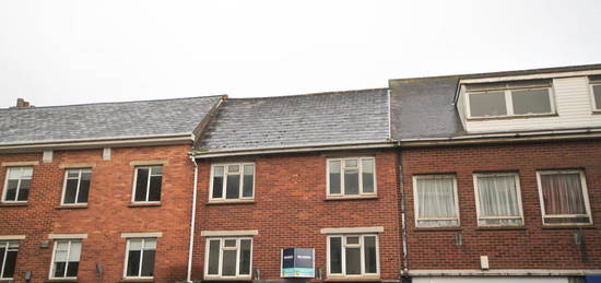 3 bed flat to rent