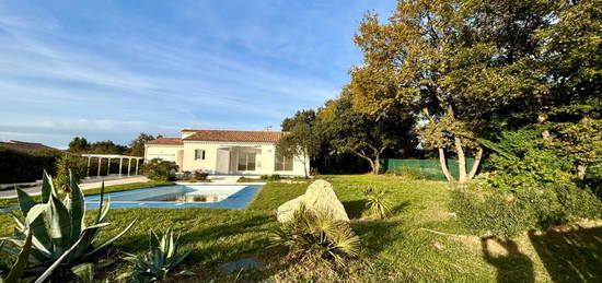 GRIGNAN , villa de 2003 avec Piscine et terrain clos de 1530