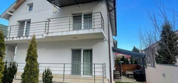 Duplex de inchiriat, 4 camere, 229mp, 250mp teren, parcare, zona Mehed