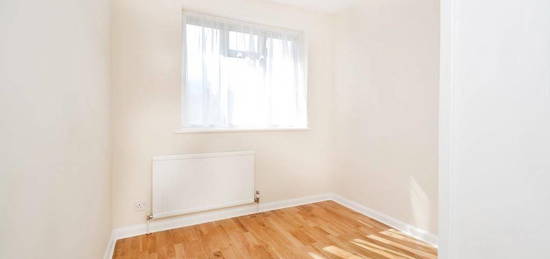 Room to rent in St. Marys Avenue North, Southall UB2