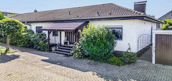 Gemütlicher Bungalow mit idyllischem Garten in zentraler Lage von Rommelhausen