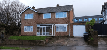 5 bed end terrace house to rent