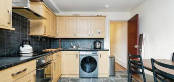 4 bedroom flat to rent