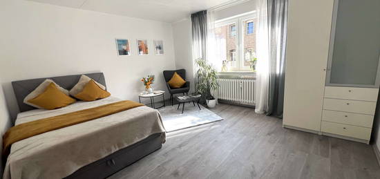 Kernsanierte und schick möblierte 1-Zimmer-Wohnung in Oberhausen Sterkrade / Erdgeschoss mit EBK